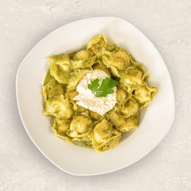 TORTELLINI CON PESTO DI CASA